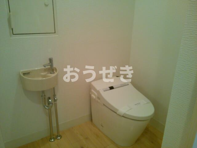 パティオ野毛山公園１０号館のトイレ|廊下
