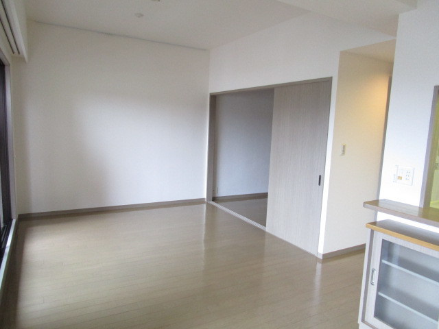 パラッシオ小田原弐番館２０２号室の居間・リビング