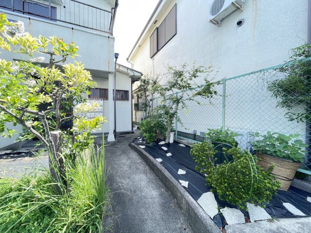 吹田市千里山高塚のアパートのエントランス