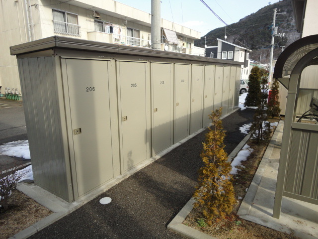サントワライズ|物置