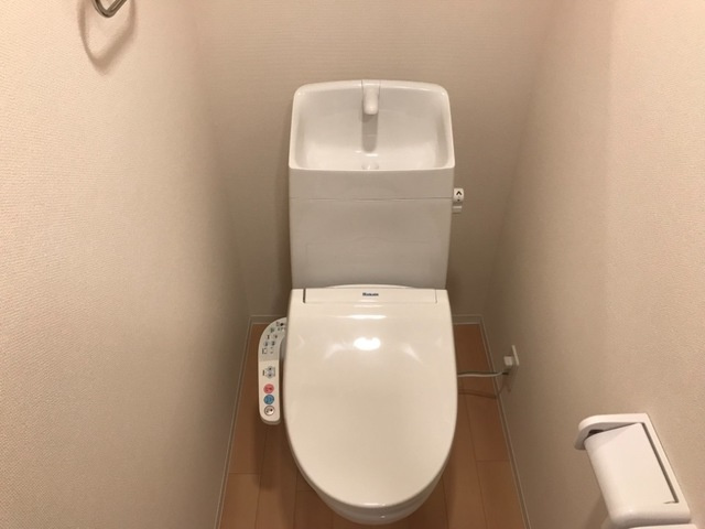 アーバンコートのトイレ|シャワー付トイレ