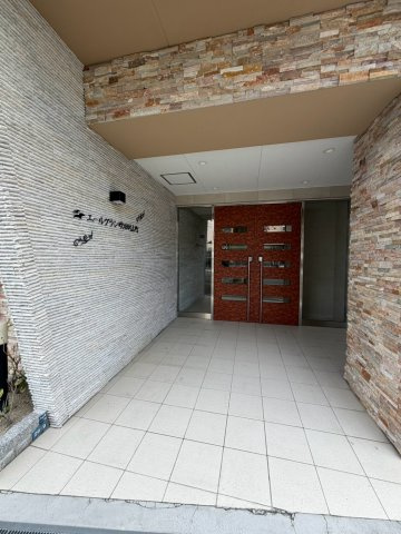 エールグラン吹田片山町のエントランス