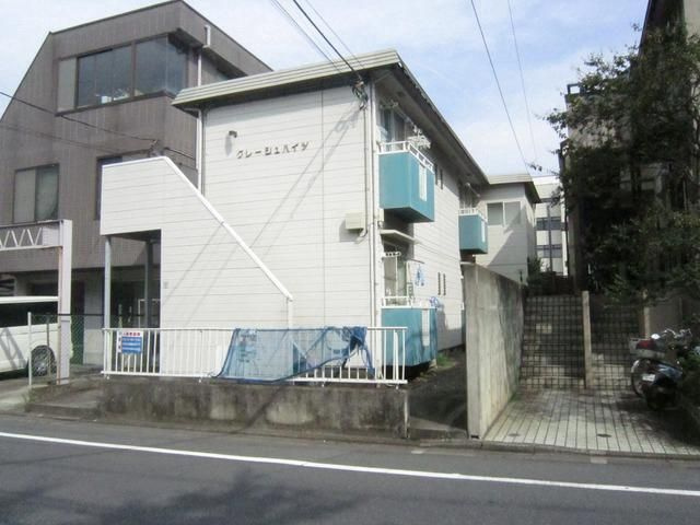 クレージュハイツのエントランス