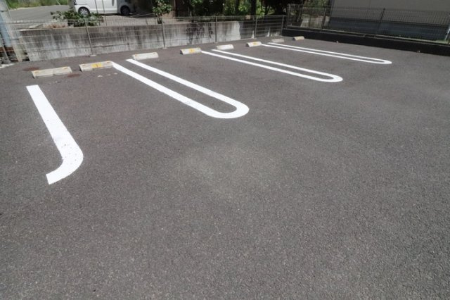 グレースコートミレーニアＣの駐車場|駐車場