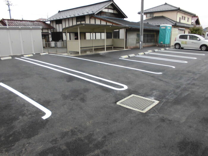 ラフィネ Ａの駐車場|駐車場