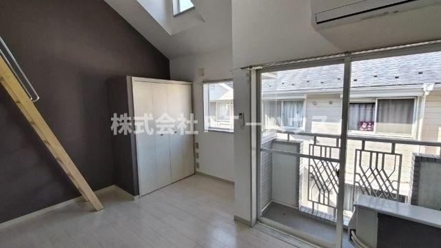 ローズアパートＲ６３番館(R-063)の居間・リビング