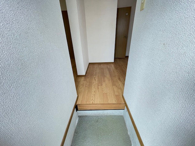 カレッジハウスニシガミⅢの玄関