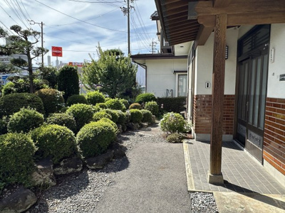 【その他】 | 岡谷市中央町１丁目 中古住宅⑤ | 玄関前