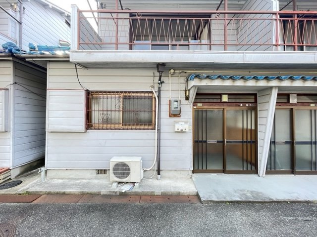 豊中市小曽根３丁目のテラスのエントランス