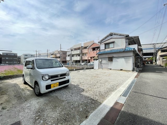 豊中市小曽根３丁目のテラスの駐車場