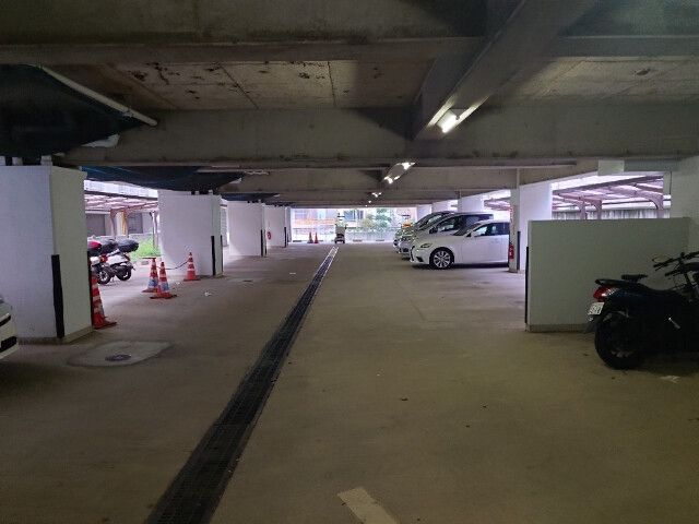 【駐車場】