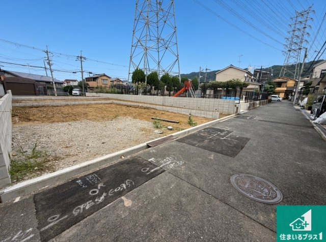◆八尾市神宮寺　新築一戸建ての前面道路含む現地写真|周辺は落ち着いた街並みの住宅地！子育てがしやすい住環境です！まだ未完成ですが、現地でしかわからない事もございます。是非一度ご覧ください。