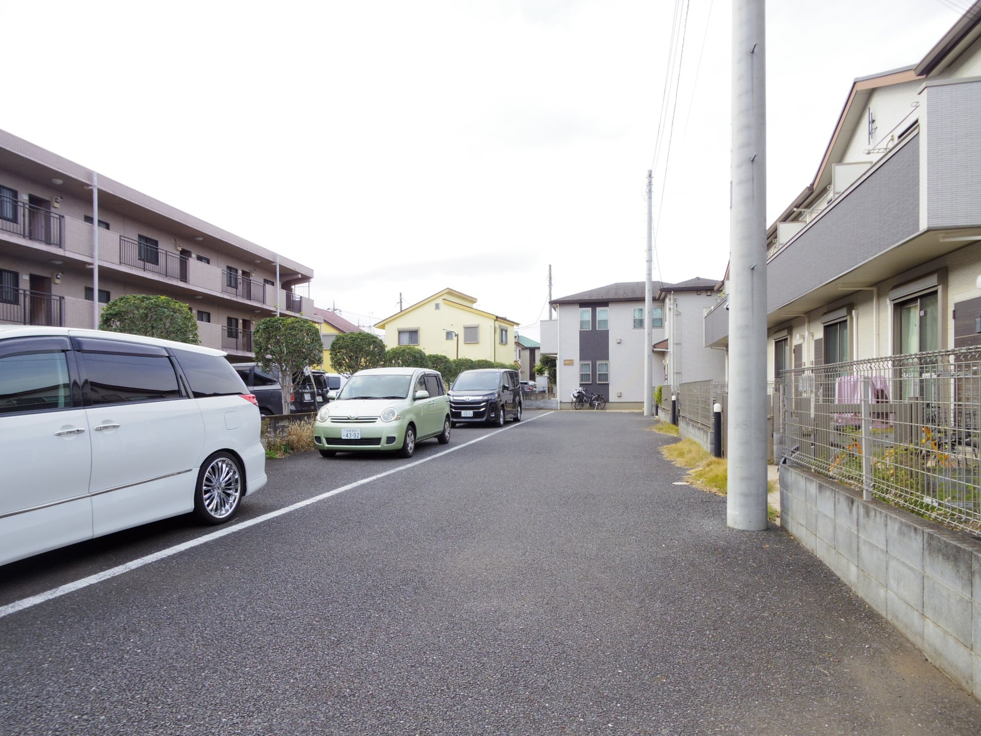 カルムコートＣ棟の駐車場