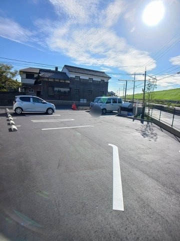 ピアチェーレの駐車場