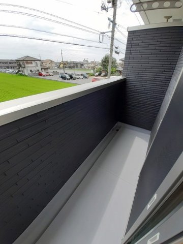 グランド・ルミエール北畝Ⅰのバルコニー