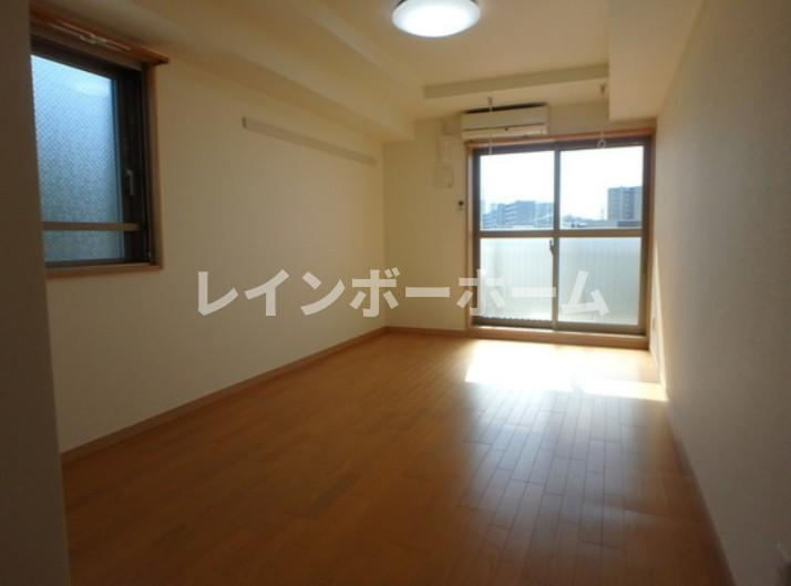 レオ四拾六番館の内装
