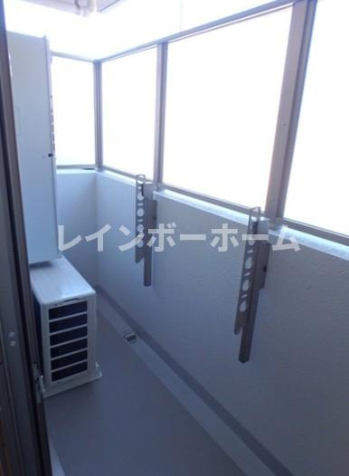 レオ四拾六番館のバルコニー