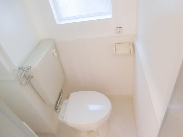 北口ビレッジのトイレ|小窓の付いてるトイレデス☆
