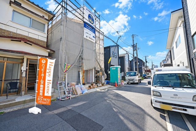 リーブルガーデン水堂町2丁目新築一戸建て│3LDK＋駐車1台可の外観|1号棟角側から撮影した現地外観写真です。
現在順調に建築中です。