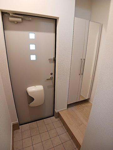 エル　ヴィータ　倉敷・Ａの玄関