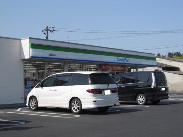 ラパンドールの周辺|ファミリーマートまで450m