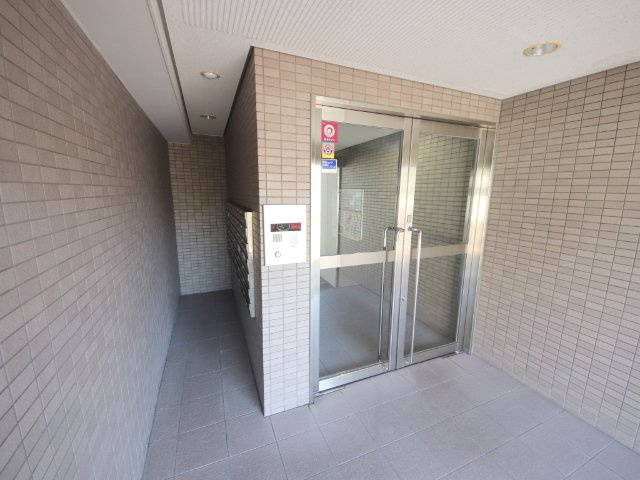 グレイスフローラ富雄のエントランス
