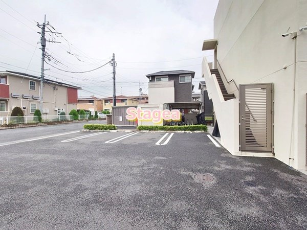 フィオーレ　パラッツオの駐車場