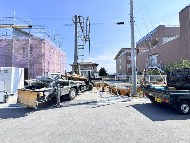新築　高崎市箕郷町上芝第４　Livele Garden.S　１号棟の駐車場|現地写真　駐車スペースは並列3台+1台分可能です！
