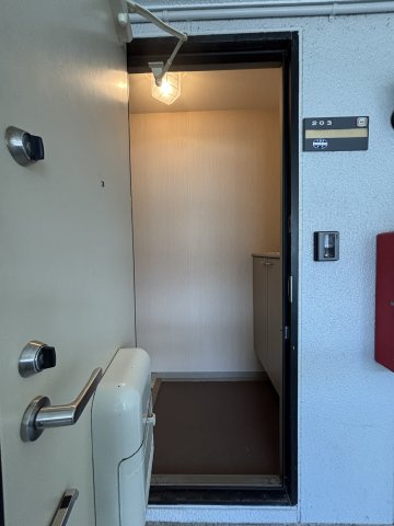 サンハイム井上Cの玄関|イメージ203号室の写真