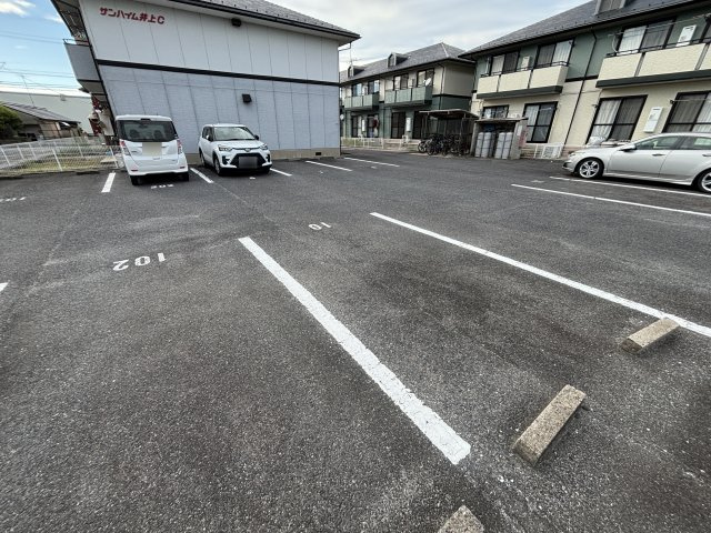 サンハイム井上Cの駐車場