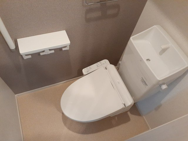ル・シエルⅠのトイレ|落ち着いた色調のトイレです