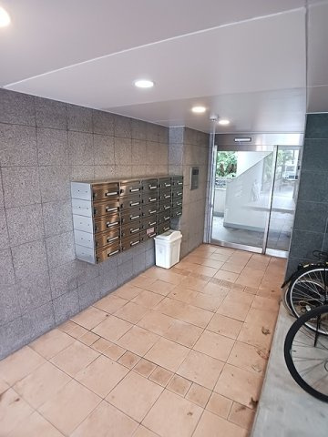 クレール壱番館のエントランス
