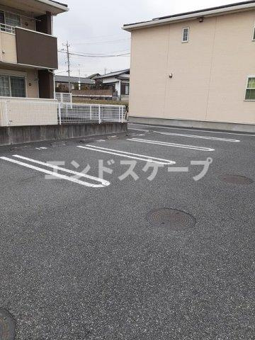 ステラル－チェＢの駐車場|高崎、前橋のお部屋探しはエンドスケープまで！お客様の理想お聞かせ下さい♪