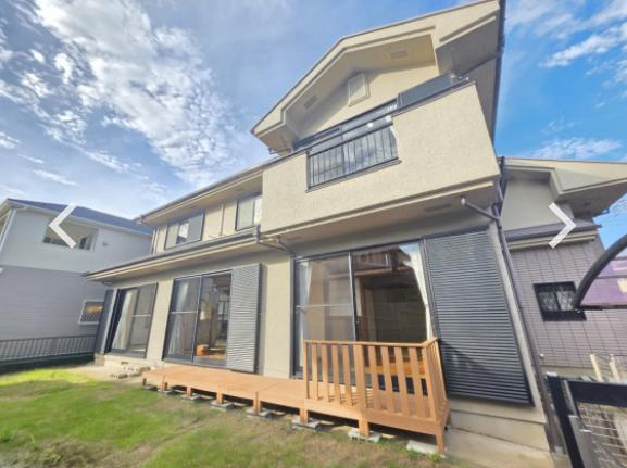 【外観】 | 守谷市薬師台7丁目　中古戸建 | 趣のある縁側付き！庭を眺めながらゆったり過ごせる憩いの空間。