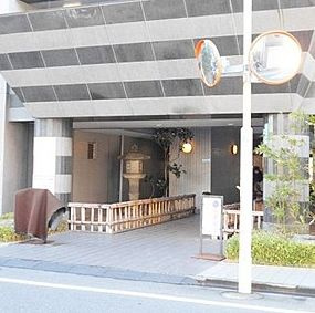 ラ・フォレ根岸のエントランス|落ち着いたエントランスです