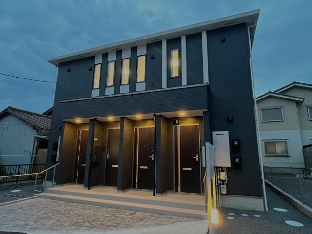 【外観】 | ディアコート中川原 | 外観写真（夜）