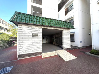 【外観】 | グリーンタウン茨木　６番館 | ■全面改装済（2026年9月）●エレベーター停止階のため移動も楽々♪
■3WAYアクセス可能■周辺は商業施設が多く生活至便!
■3DK→2LDK（和室→洋室・DK→LDK16.5帖）に変更しています