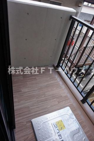 ＰＡＲＫＳＩＤＥ　ＲＥＳＩＤＥＮＣＥ　ＧＹＯＴＯＫＵ(E-185)のバルコニー