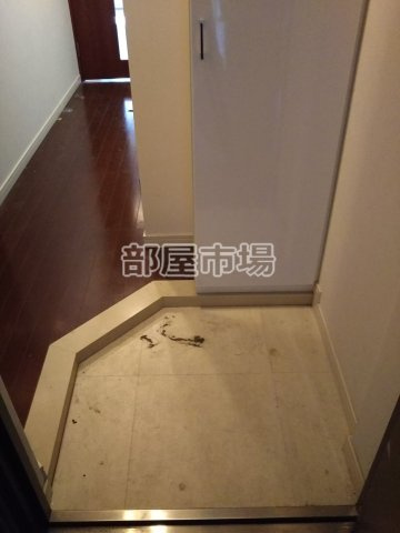 リヴシティ新御徒町の玄関