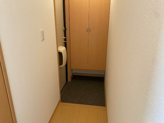 リビングタウン灯明寺　Cの玄関