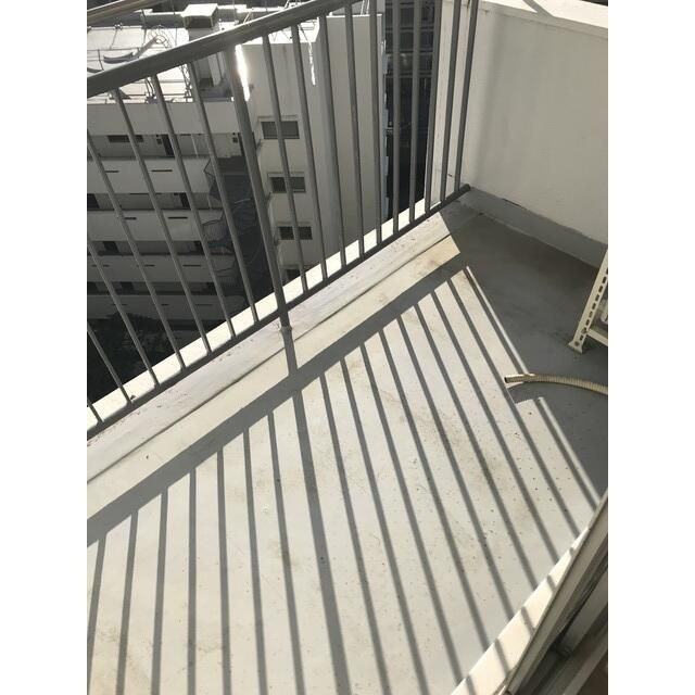 マンション雅叙苑１号棟のバルコニー