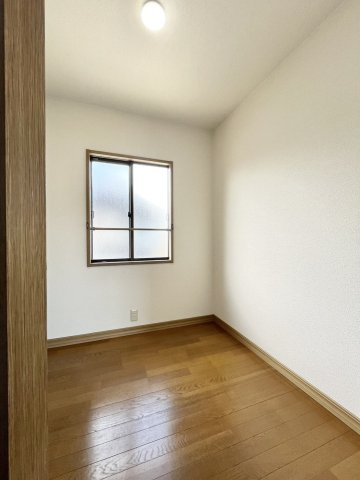 下妻市下妻丙-4 リフォーム物件　のその他|〇書斎〇
書斎付き！集中できる自分だけの空間が持てます（＾＾）
2026年9月撮影