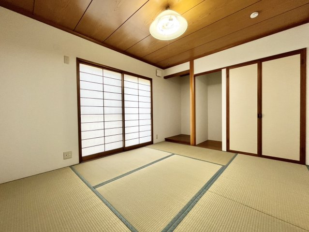 下妻市下妻丙-4 リフォーム物件　の和室|〇和室〇
畳表替、障子・襖張替済み♪ゆったりくつろぎの間です（＾＾）
2026年9月撮影
