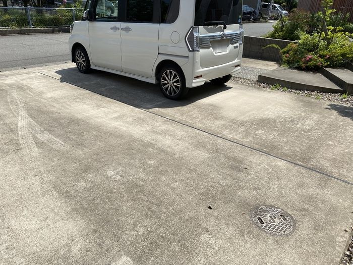 高木北K貸家の駐車場