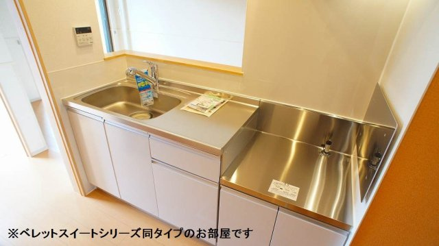 セレッソ入輪戸Ⅱのキッチン|コンパクトなキッチンで掃除もラクラク