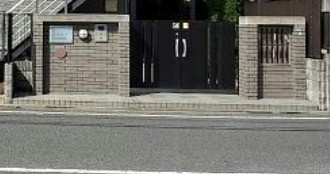 レオパレスシャルムⅡのエントランス
