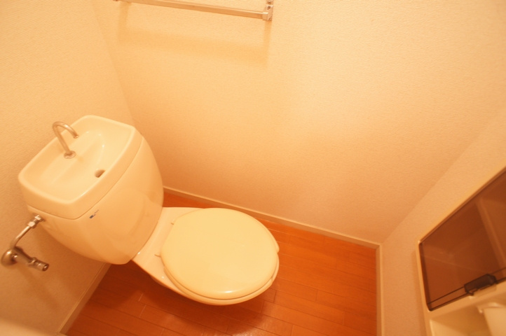 ホルツハイムみなみのトイレ|※写真は別部屋