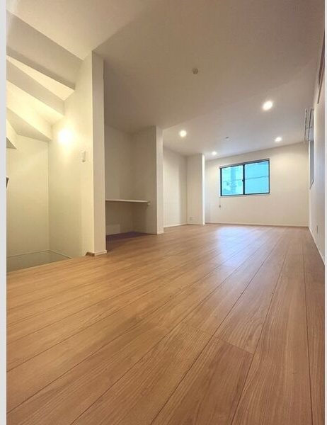 亀島1丁目戸建の居間・リビング
