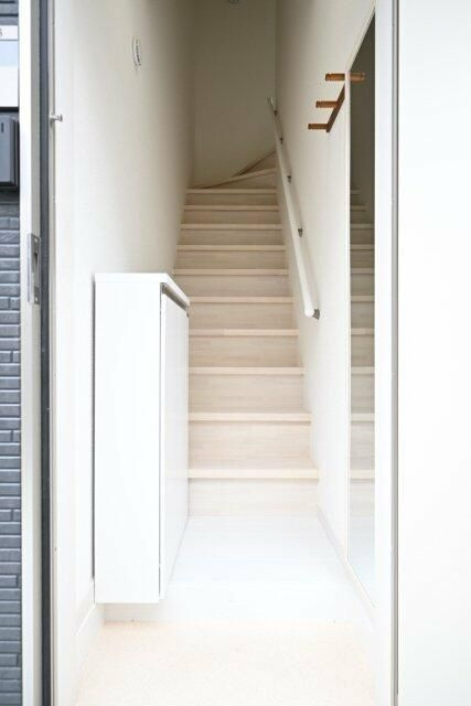 ＥＩＭＡ　Ｒｅｓｉｄｅｎｃｅの玄関