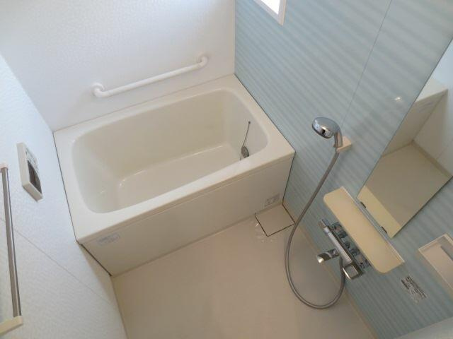 西東京市新町１丁目のアパートの浴室